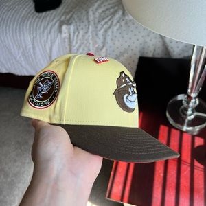 Fitted hat from FAM.